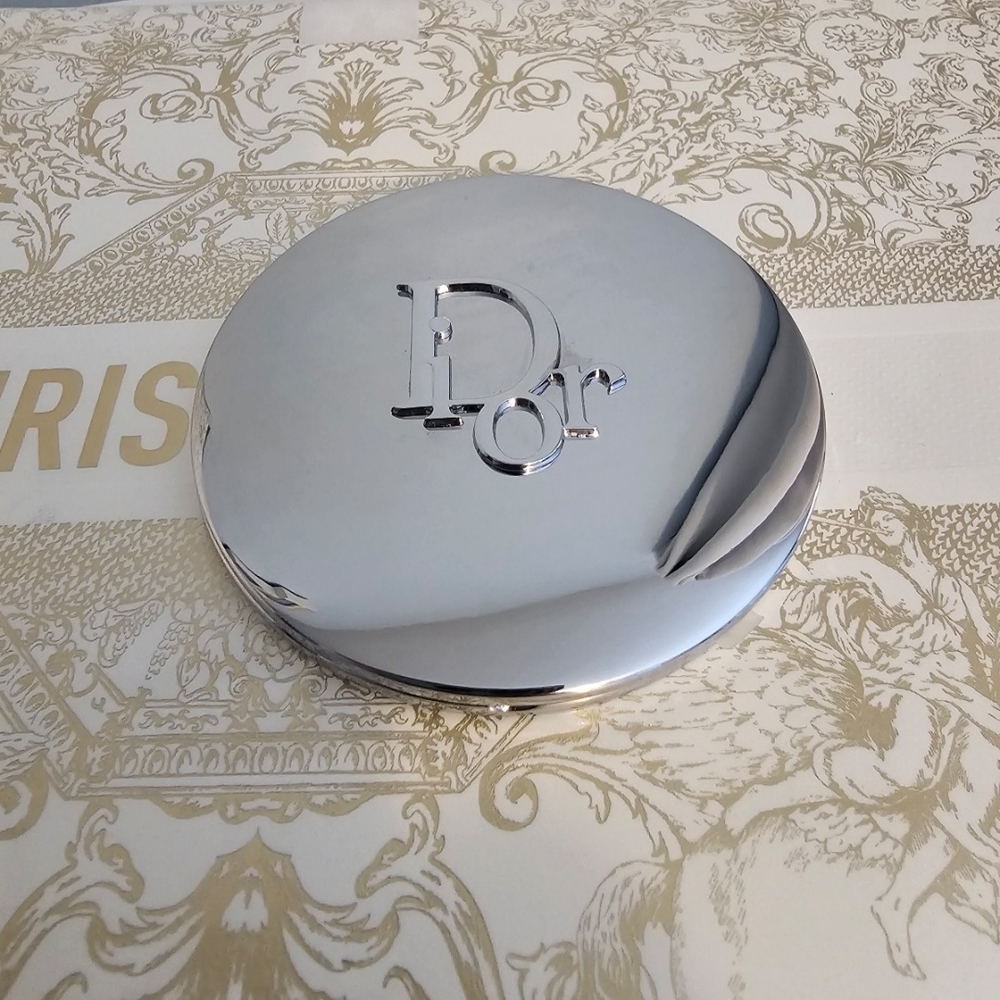 Dior Elegant Silver Compact